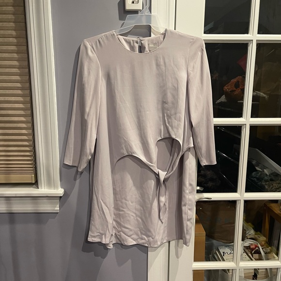 Aline mini dress withling sleeves and  front tie - Picture 1 of 6